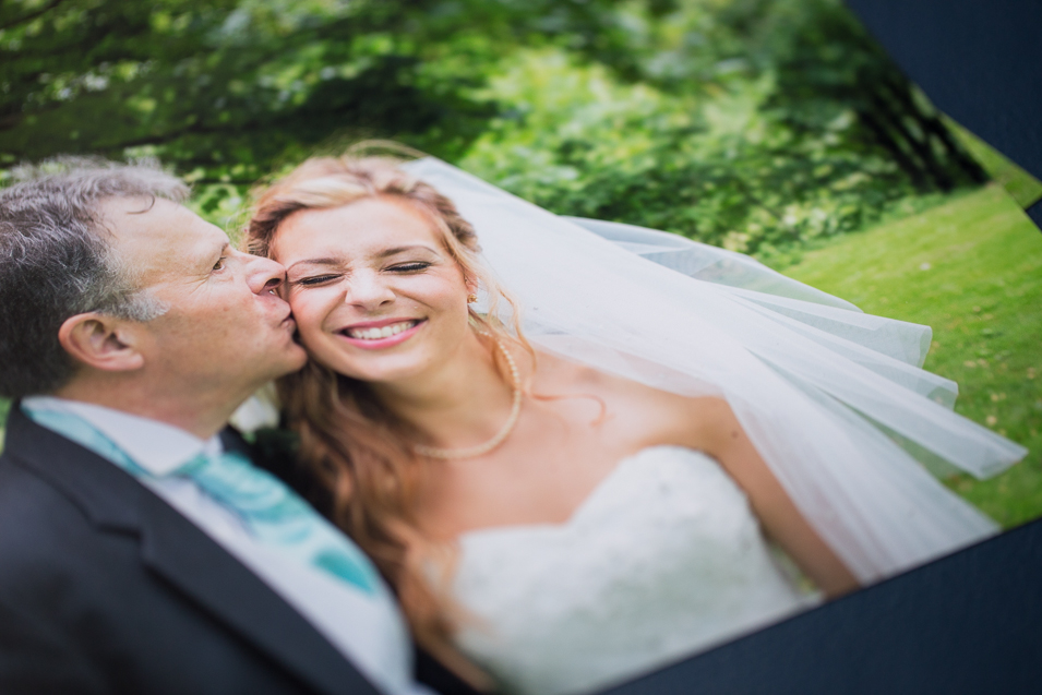 find London wedding photographer here